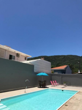 Casa completa com piscina!